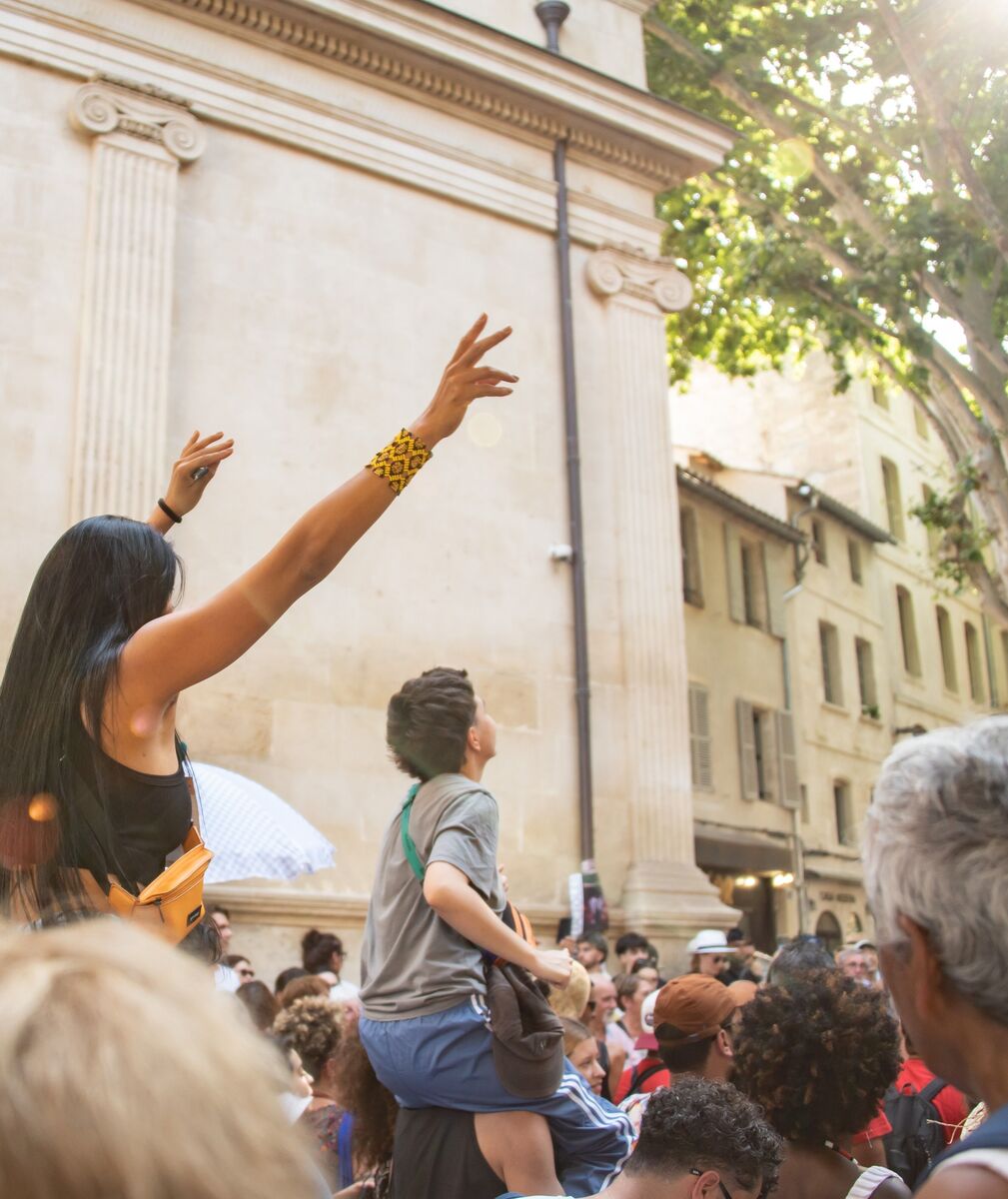 mesinfos, partenaire du festival Off Avignon : un média engagé au cœur de l’actualité locale
