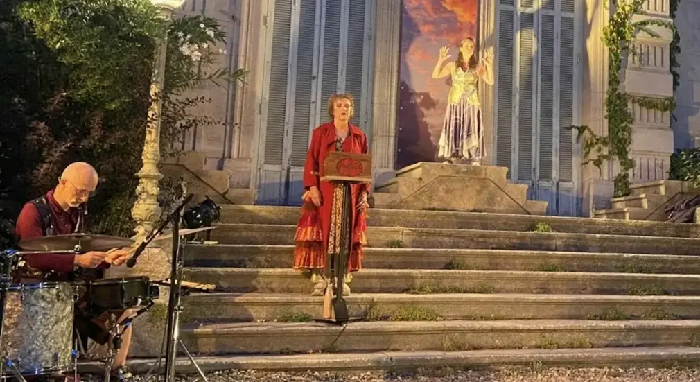 0 Photo de l'revue_presse' Jeanne Béziers met en scène une adaptation engagée de Carmen : Prends garde à toi