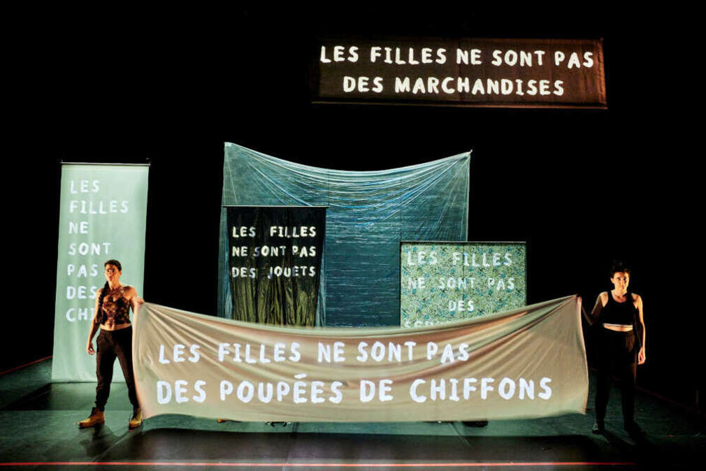 0 Photo de l'revue_presse' Les filles ne sont pas des poupées de chiffon : être (ou ne pas être) le jouet du destin