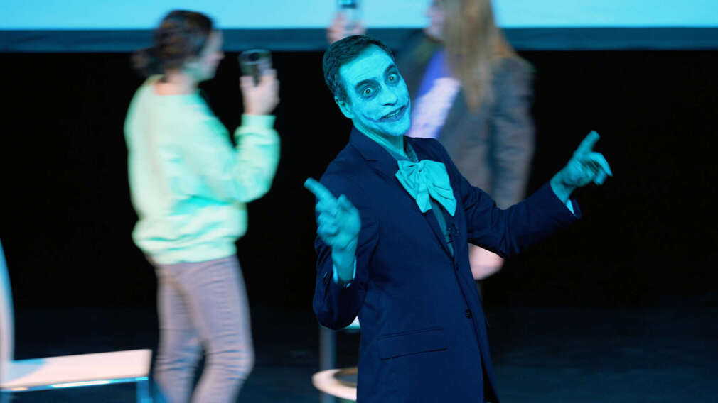 0 Photo de l'revue_presse' Avec « Bunker », Superamas met la vérité à l’épreuve du théâtre