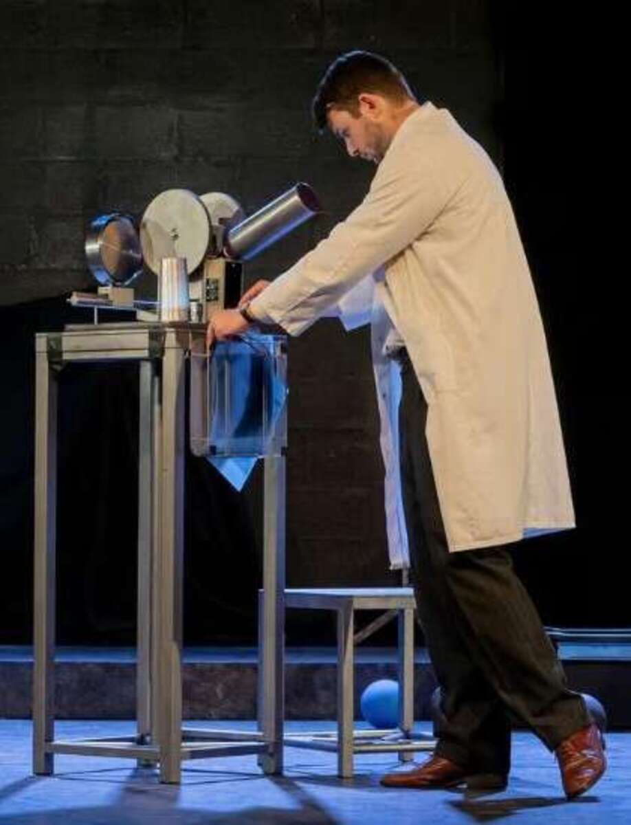 0 Photo de l'revue_presse' Festival d’Avignon Off : L’affaire Rosalind Franklin ou comment Elisabeth Bouchaud fait aimer la science en la portant au théâtre