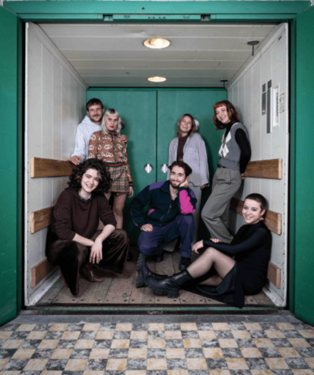 0 Photo de l'revue_presse' Entrée des artistes par Ahmed Madani