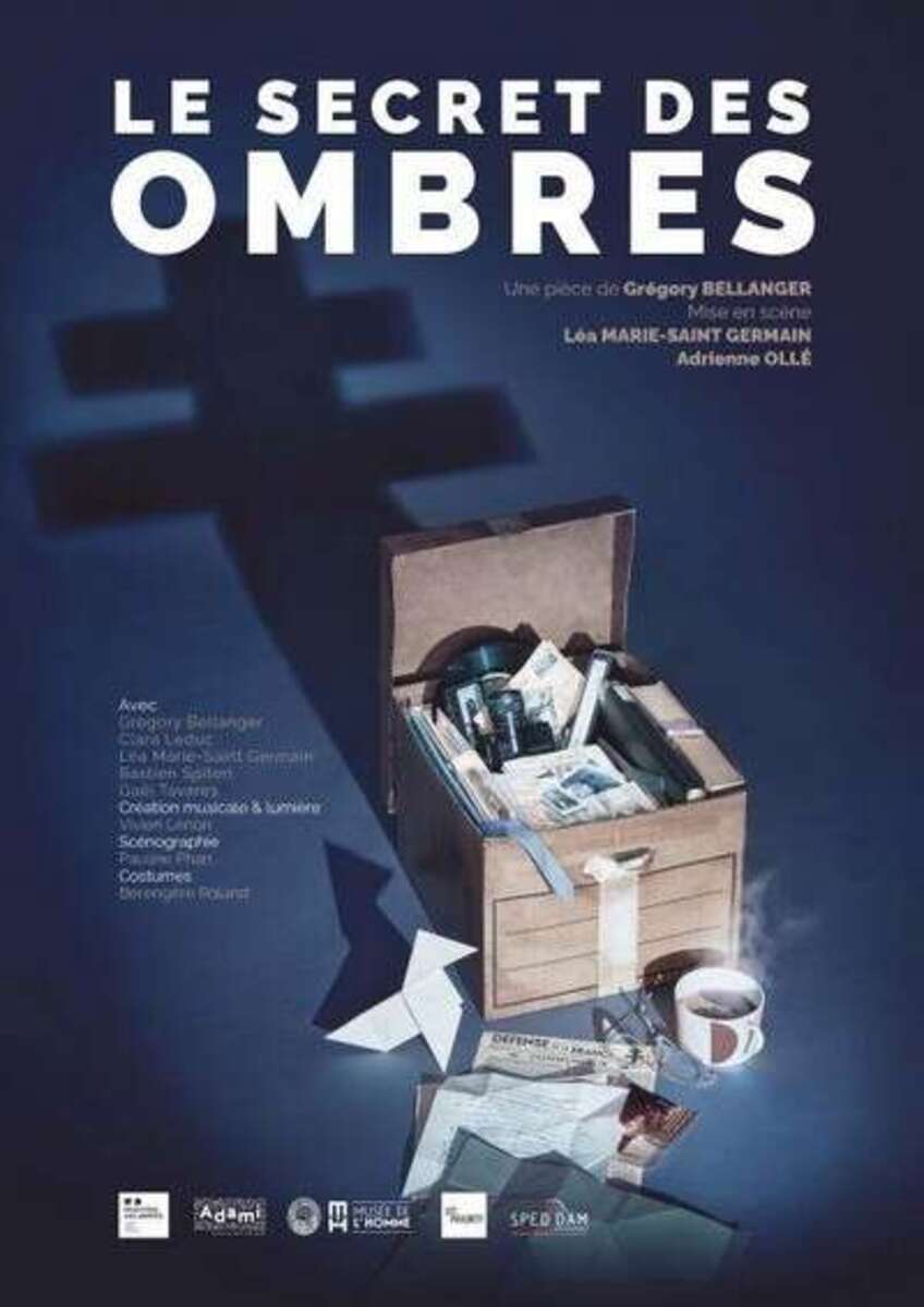 0 Photo de l'revue_presse' Le secret des ombres” : Une pièce de Grégory Bellanger, bien construite, mélangeant passé et présent, sur la recherche de secrets oubliés
