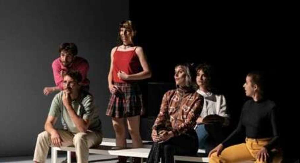 0 Photo de l'revue_presse' Entrée des artistes d’Ahmed Madani interroge le désir de théâtre de jeunes interprètes : une quête de sens bouleversante et réjouissante