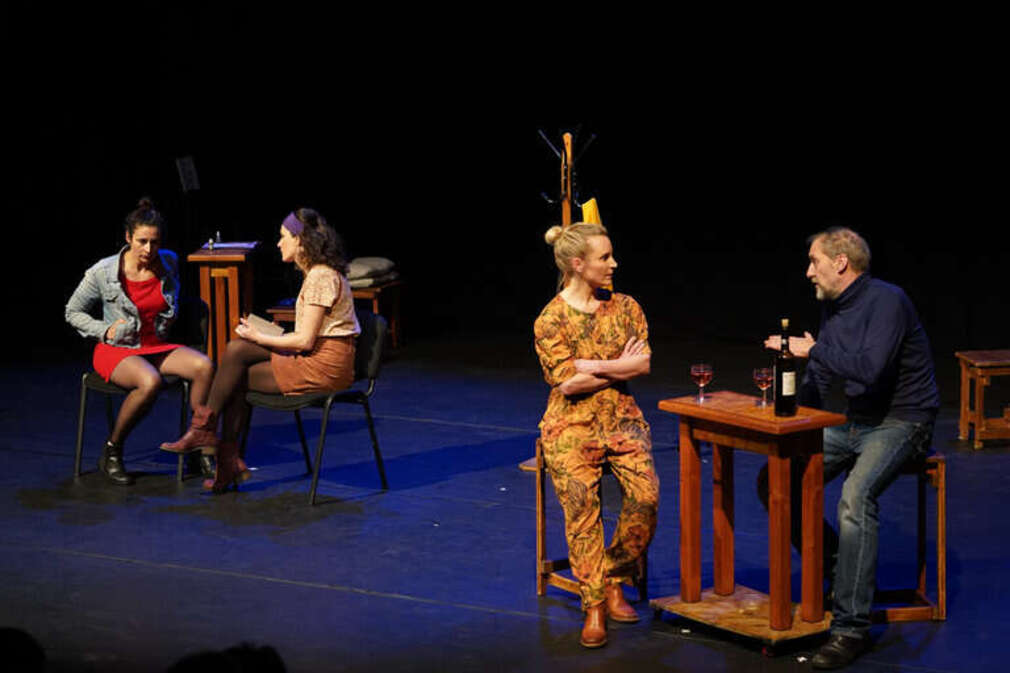 0 Photo de l'revue_presse' Classement sans suite. 2024. Etonnant, mais finalement percutant sur les violences sexuelles