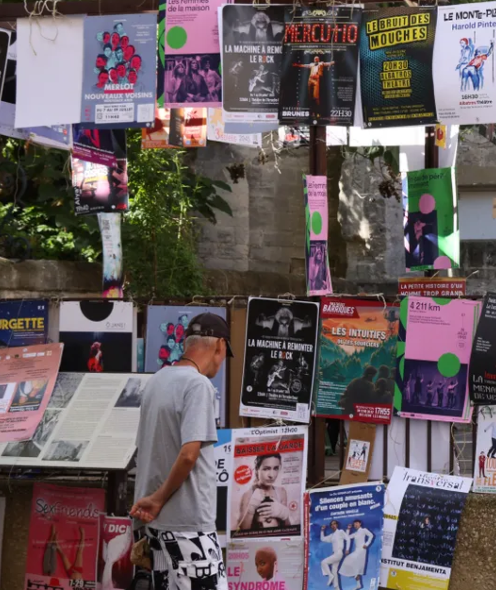 0 Photo de l'revue_presse' Off Avignon 2025: une habituée vous raconte comment choisir son programme parmi plus de 1700 pièces à l'affiche