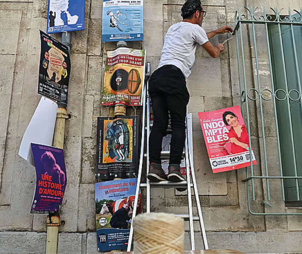 0 Photo de l'revue_presse' Festival Off d'Avignon : que dit l'arrêté municipal sur l'affichage dans le détail ?