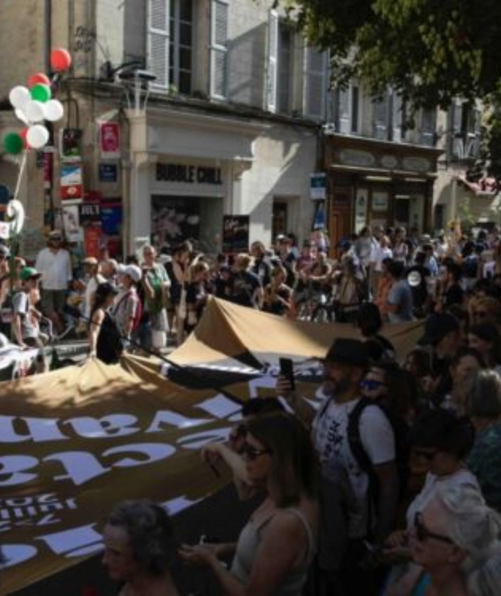 0 Photo de l'revue_presse' Le Festival Off fait sa parade