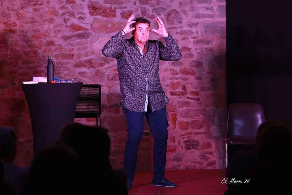 0 Photo de l'revue_presse' ST-LAURENT-DES-ARBRES : Frédéric Mercier joue au Festival d’Avignon cet été !