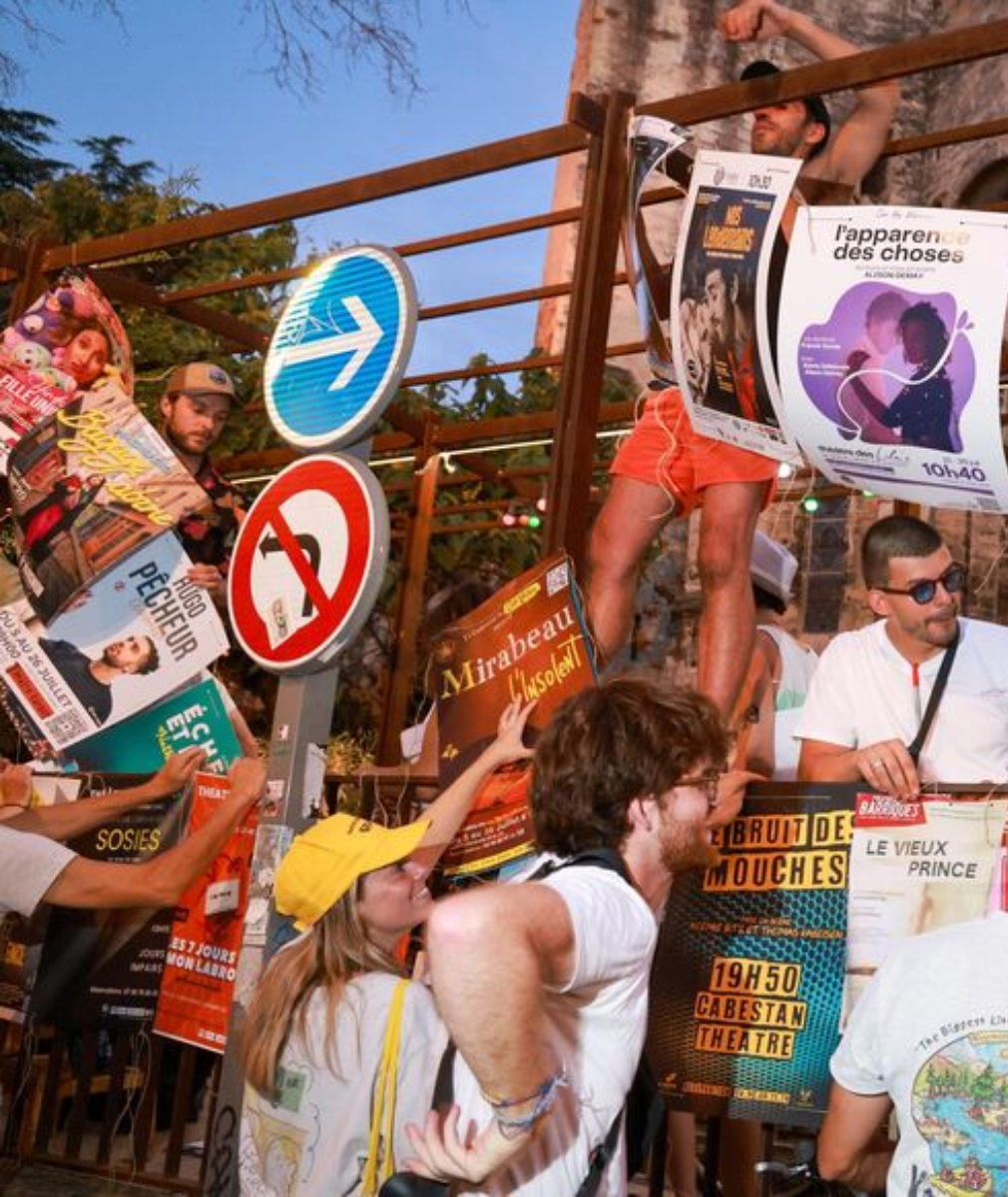 0 Photo de l'revue_presse' Festival d’Avignon 2025 : 1 800 spectacles, 180 théâtres, 3 millions de places à vendre… Que la fête commence