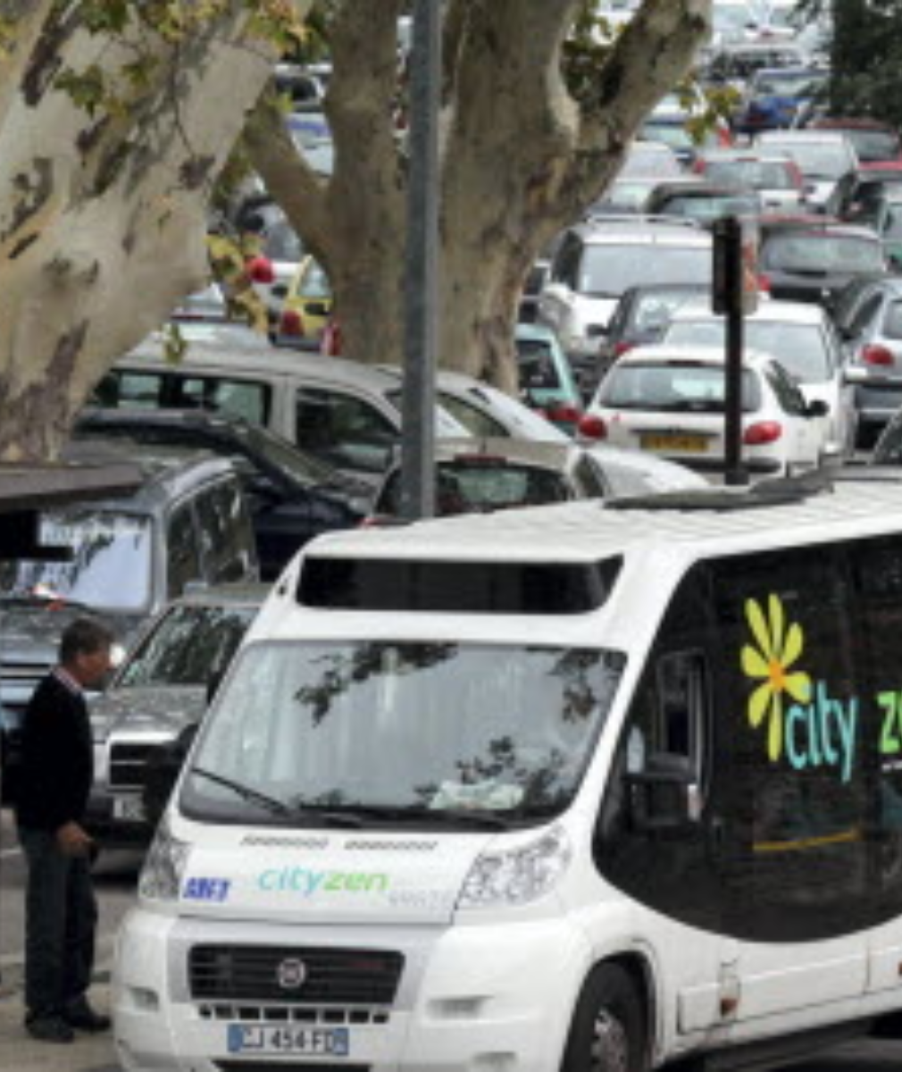 Parkings, réservations, navettes, programme, parade... le In et le Off en pratique