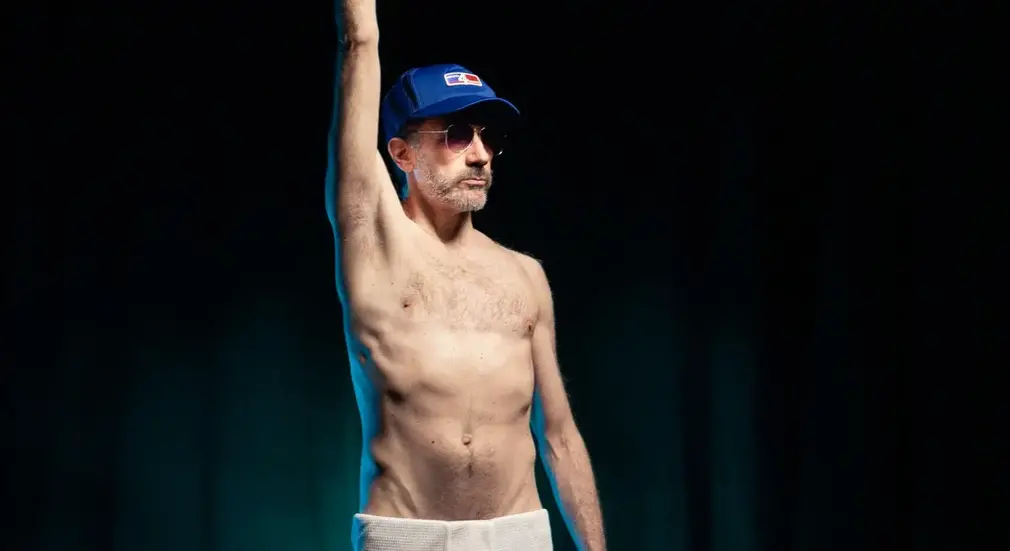 0 Photo de l'revue_presse' Avec « Tout se pète la gueule, chérie », Frédérick Gravel met en corps des hommes