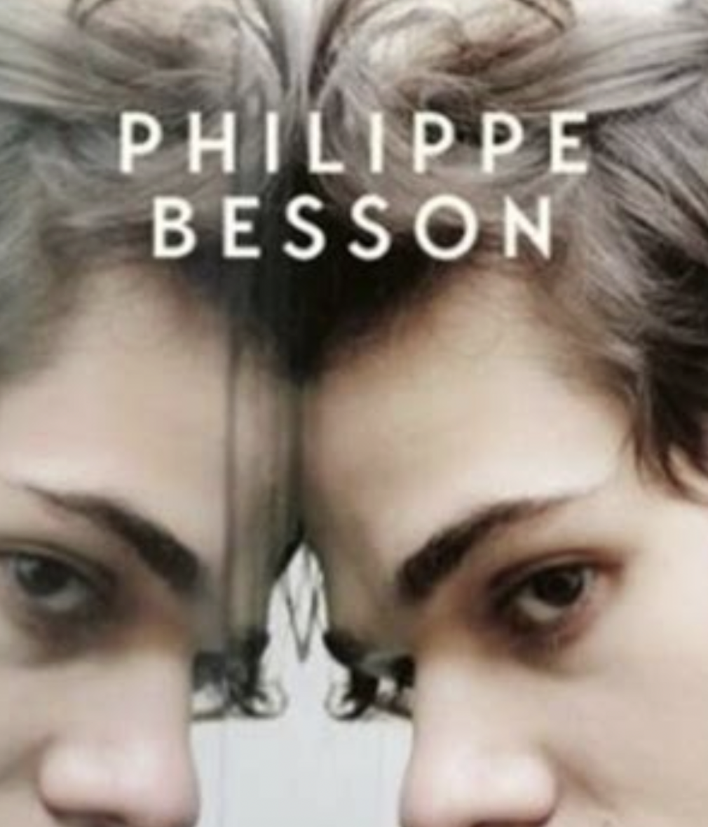 0 Photo de l'revue_presse' Avignon Off : avec « Vous parler de mon fils », Mathieu Touzé adapte à nouveau Philippe Besson