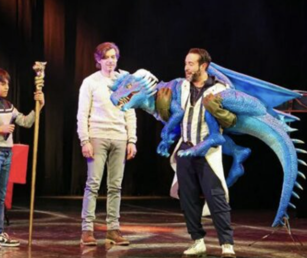 ‘Le magicien galactique’ réveille les pouvoirs des enfants au Théâtre Al Andalus