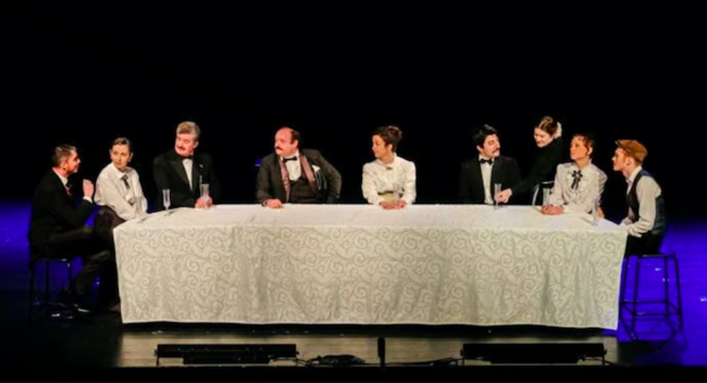 0 Photo de l'revue_presse' Bel ami monte sur les planches avec brio