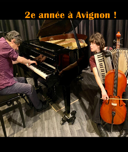 Affiche du spectacle Récital dé-piano-té (spectacle pianistique + théâtre, vidéo et danse)