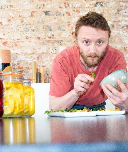 Affiche du spectacle Un soupçon, dégustation cinémato- graphique à l'aveugle