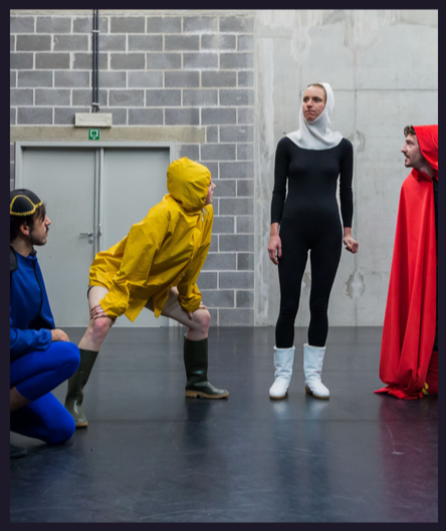 Affiche du spectacle Should I stay or should I stay