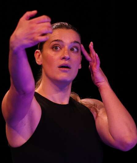 Affiche du spectacle antigone