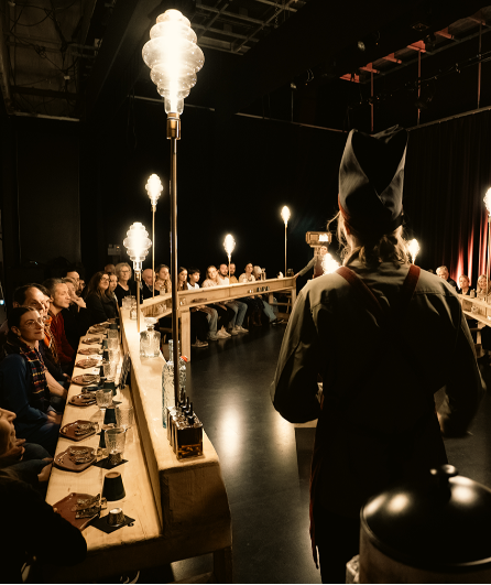 Affiche du spectacle Par les bouches